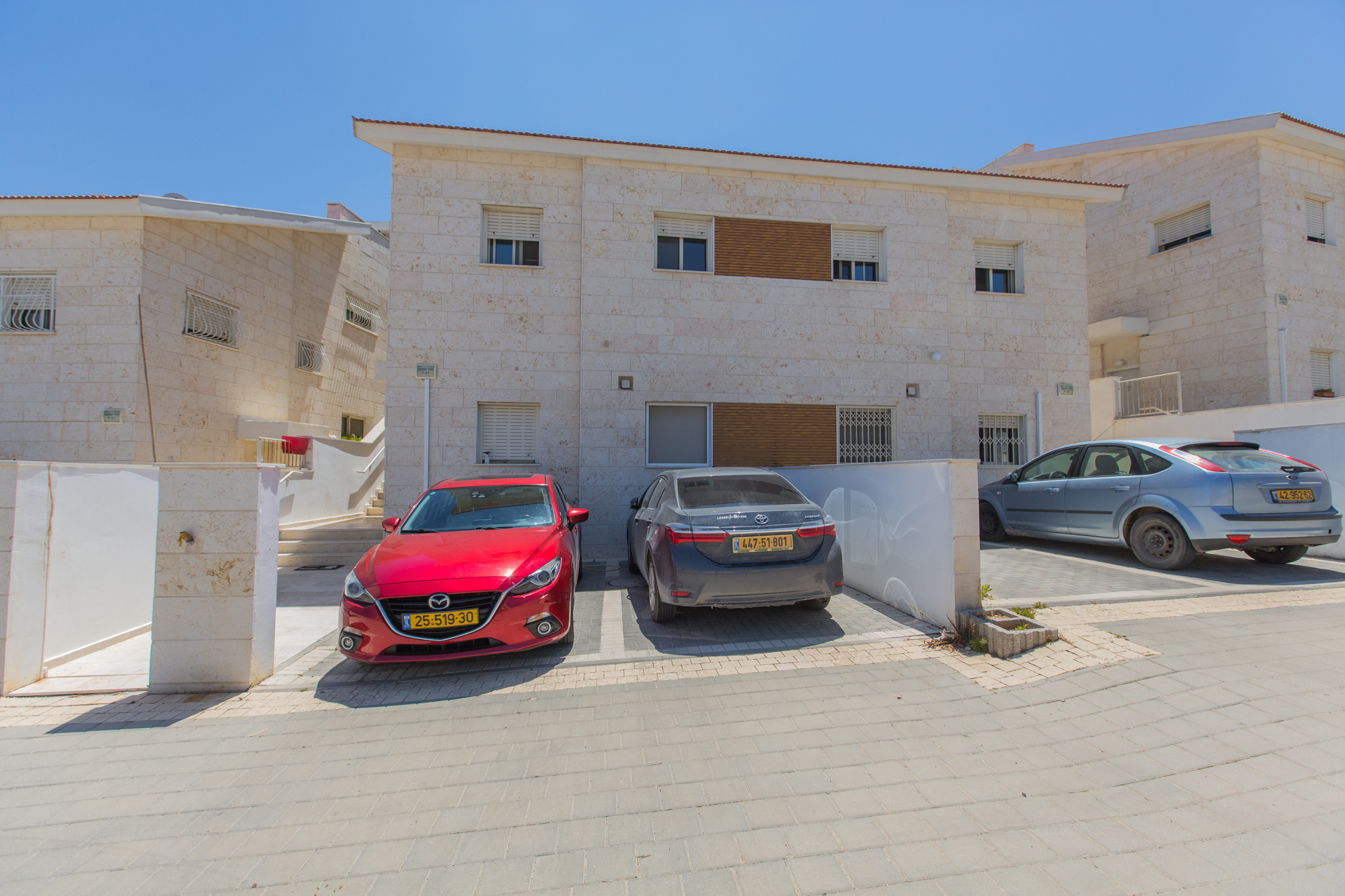 נווה שאנן 43, אריאל