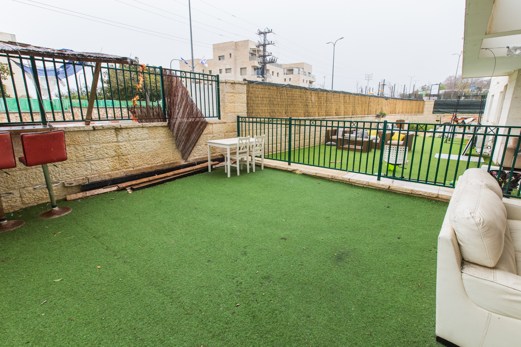רמת הגולן 16, אריאל