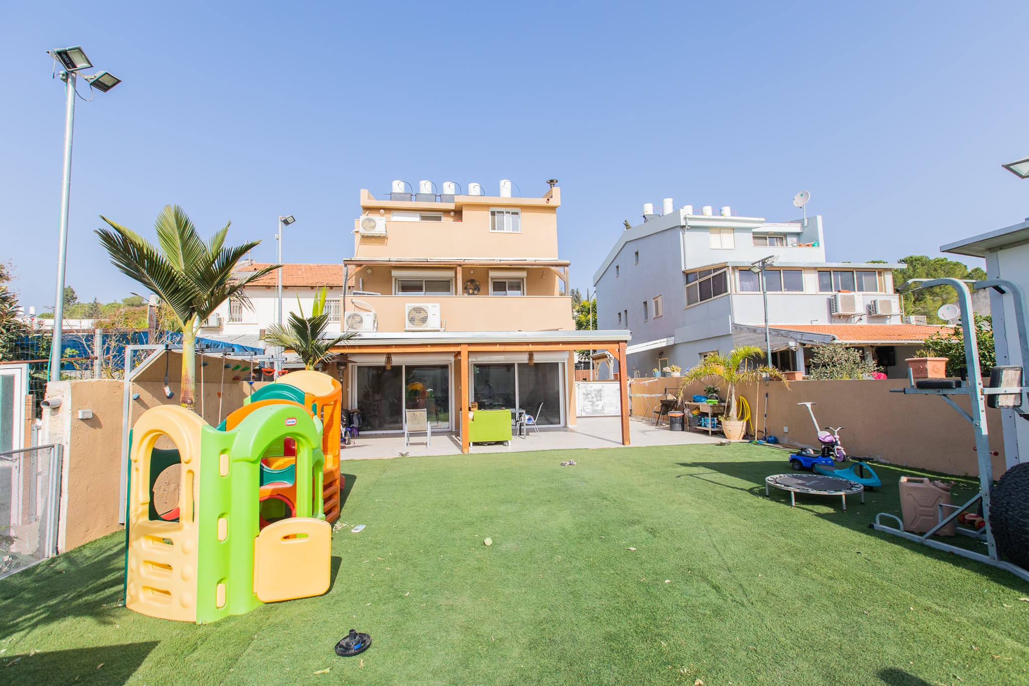 גנים 59, אריאל