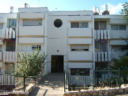 הורדים 6, אריאל