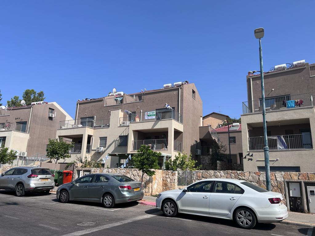 התוף 13, קרני שומרון