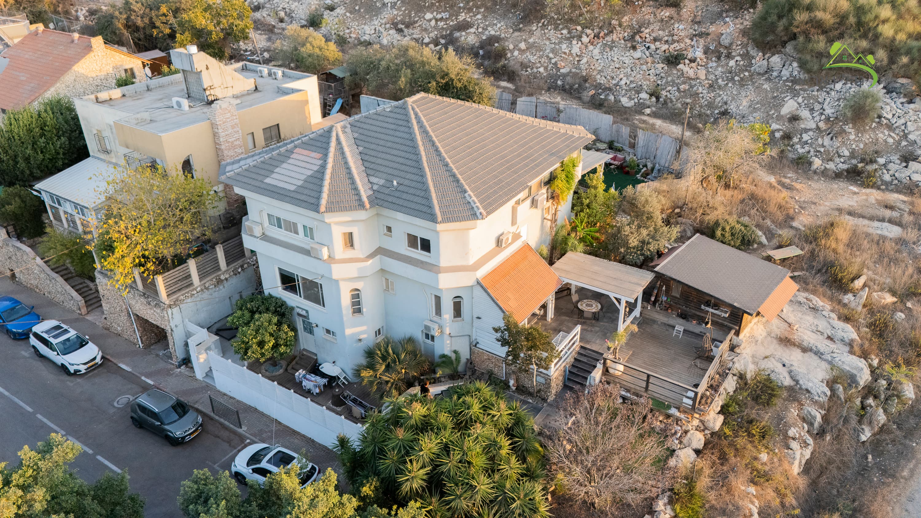 הארז 19, אריאל